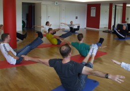 Sportler in der Mittagspause