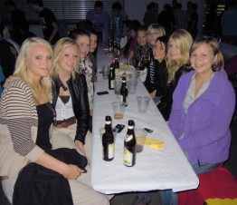 Azubis in geselliger Runde