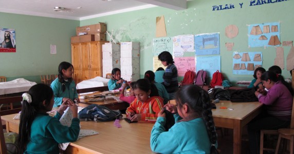 "El Pueblo Unido" - Schule für Straßenkinder "El Pueblo Unido" - Schule für Straßenkinder