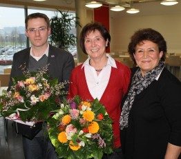 Stefan und Tahere (r.) gratulierten Gisela.
