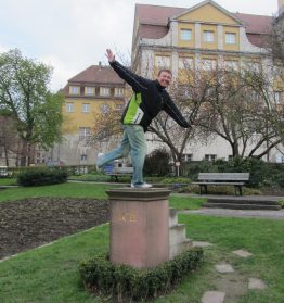 Pawel auf dem Ich-Denkmal