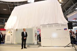 Die feierliche Enthüllung des SMA Utility Power Systems