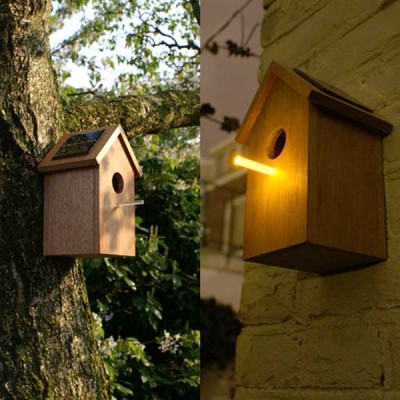 Attracting insects: the solar birdhouse