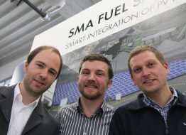 Unsere Kollegen Stefan Tait, Johannes Weide und Tim Rösinger waren an der Planung und Installation der Hybridanlage in Cobija beteiligt. Unsere Kollegen Stefan Tait, Johannes Weide und Tim Rösinger waren an der Planung und Installation der Hybridanlage in Cobija beteiligt.