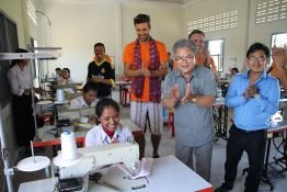 Nähen mit Solarstrom: Premiere in der Schule von Koh Krolor
