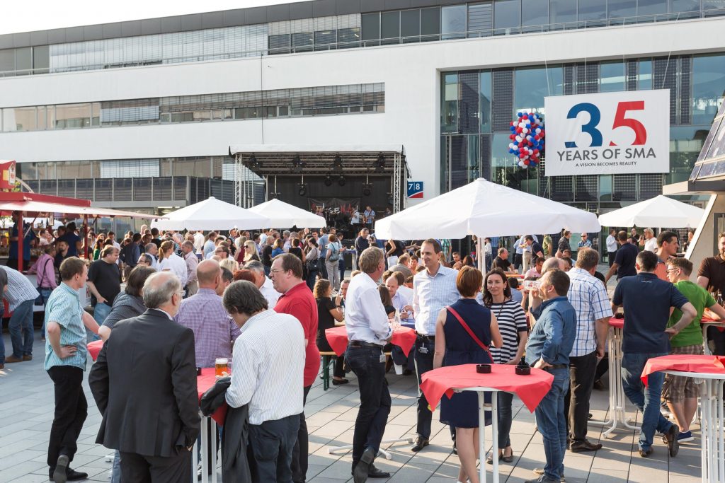 Ab 15:00 Uhr feierten auch die SMA’ler das 35-jährige Firmenjubiläum auf dem Gelände an der Sonnenallee in Niestetal.