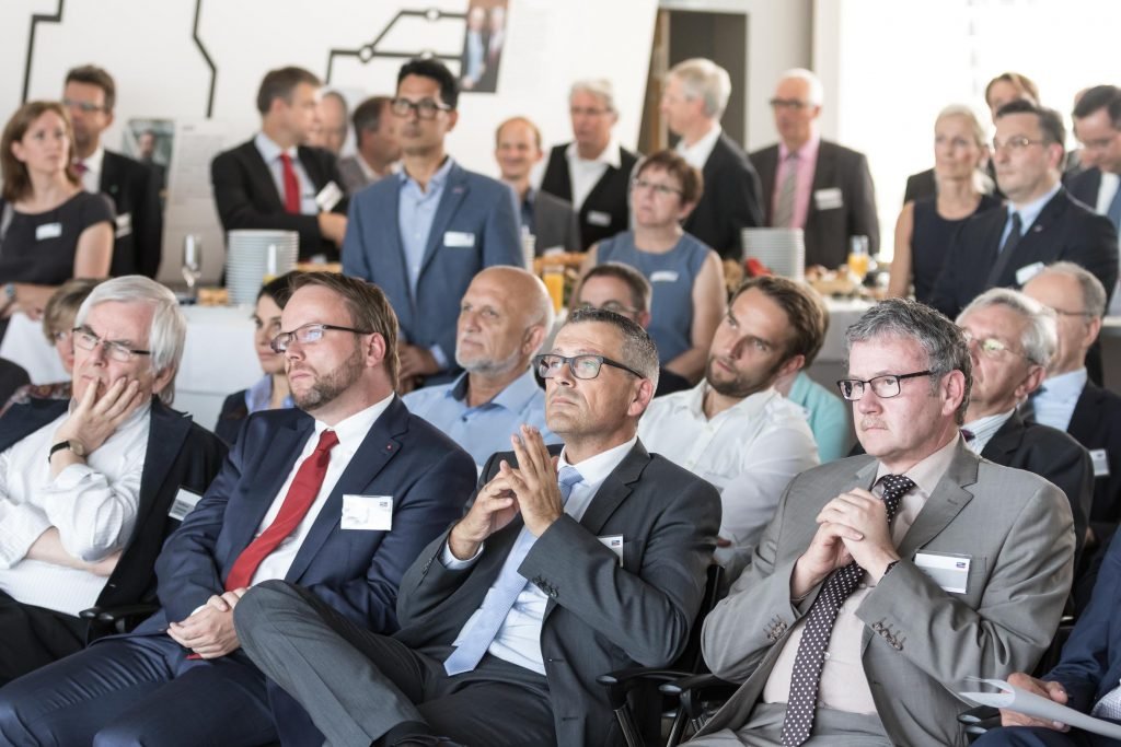 An attentive audience: During the ceremony, we showed the film “35 Years of SMA — A Vision Becomes Reality.” An attentive audience: During the ceremony, we showed the film “35 Years of SMA — A Vision Becomes Reality.”
