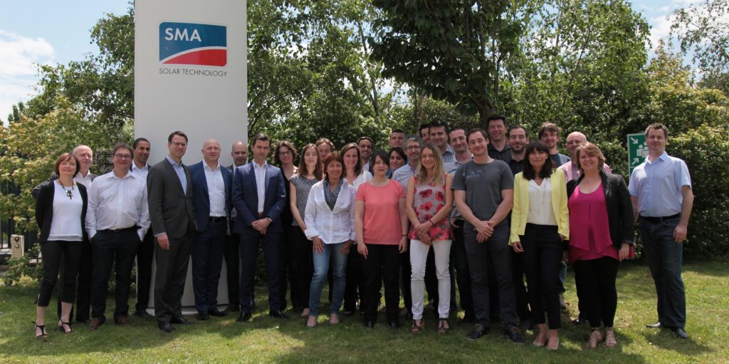 Das SMA France Team mit Vorstandssprecher Pierre-Pascal Urbon (5. v.l.)