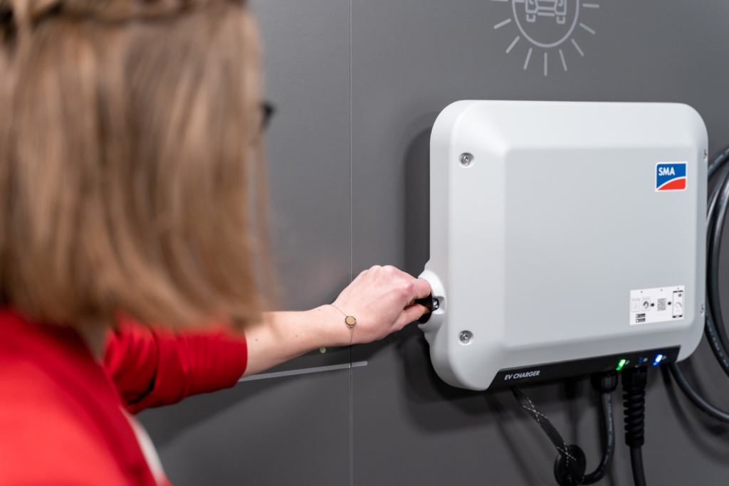 Sma Ev Charger Auf 11kw Drosseln SMA EV Charger mobilizes surplus PV power and relieves the utility grid