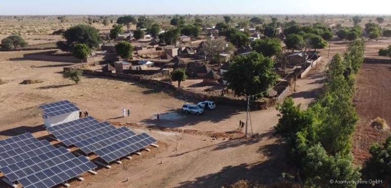 Des mini-réseaux photovoltaïques fournissent de l’électricité à 300 villages sénégalais