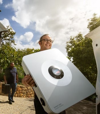 Inside SMA’s Home Energy Solution – Insights from Hasan Taylor on The Pitch Podcast SMA Sunny Boy Smart Energy